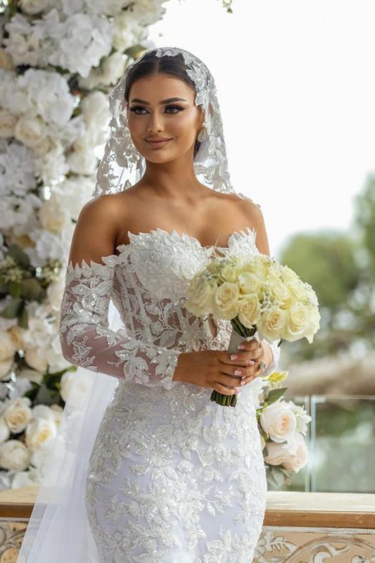 Gorgeous Sweetheart FLoral Lace Sequins Mermaid Bridal Gown with Sleeves Appliques Wedding Dress with Sweep Train