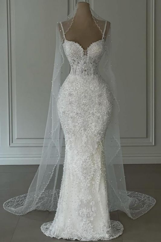 Robe de mariée sirène blanche glamour à bretelles spaghetti et perles Robe de mariée en dentelle à décolleté en cœur