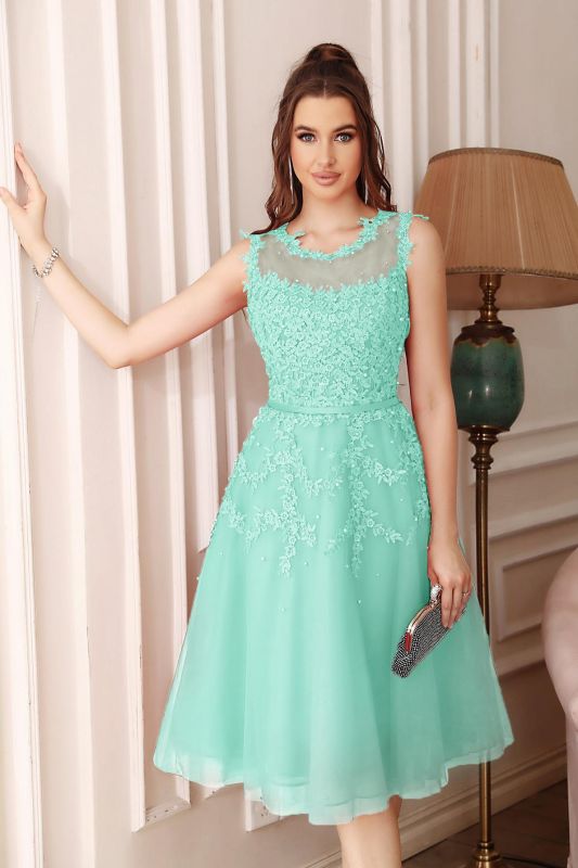 Tea-Length A-line Lace Appliques Beaded Party Dresses Sleeveless Short Homecoming Dresses