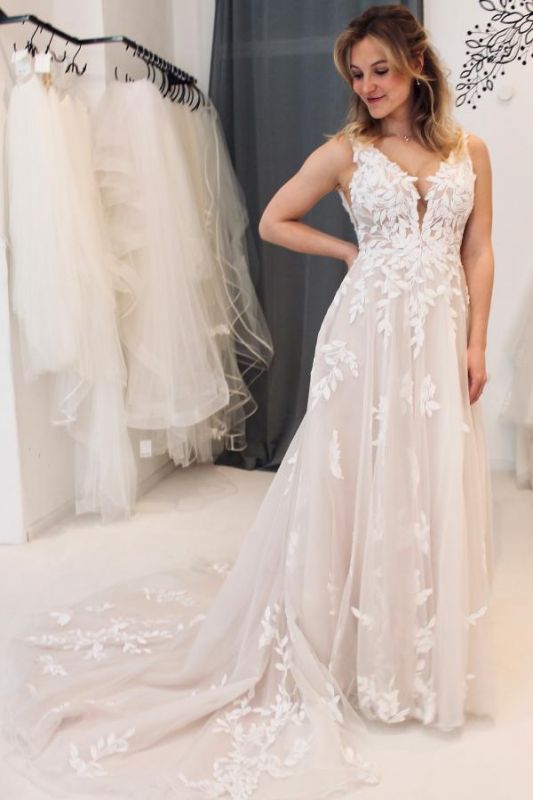 Modest Sleeveless Tulle Aline Wedding Dresses V-Neck Bridal Dresses