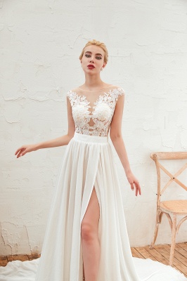 Scoop Neck Sleeveless Side Split Wedding Dress with Floral Lace Appliques_9