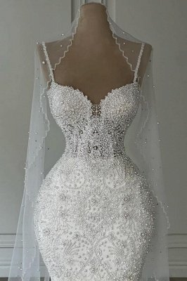 Robe de mariée sirène blanche glamour à bretelles spaghetti et perles Robe de mariée en dentelle à décolleté en cœur_2