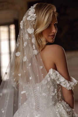 Robe de mariée Aline en dentelle florale blanche à épaules dénudées avec appliques pailletées_4