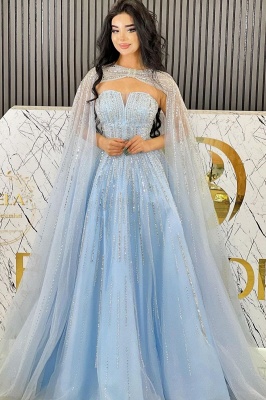 Robe de soirée Aline en tulle bleu ciel sans bretelles avec perles et cape